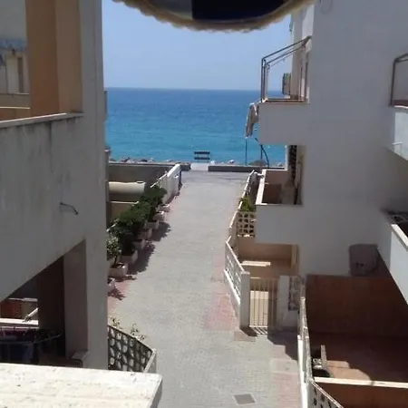 Casa Vacanza Bilocale A 50 Metri Dal Mare *